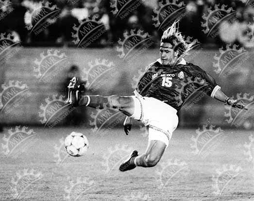 Luis Hernández - jugada